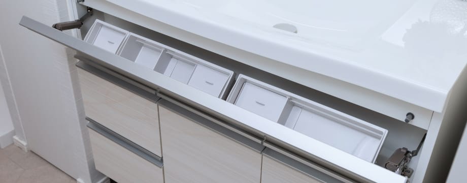 引き出し内の仕切りトレー