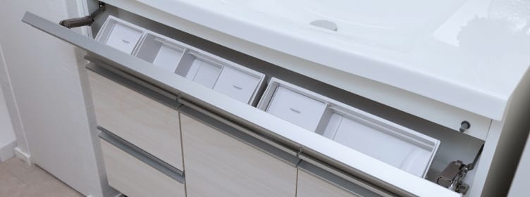引き出し内の仕切りトレー